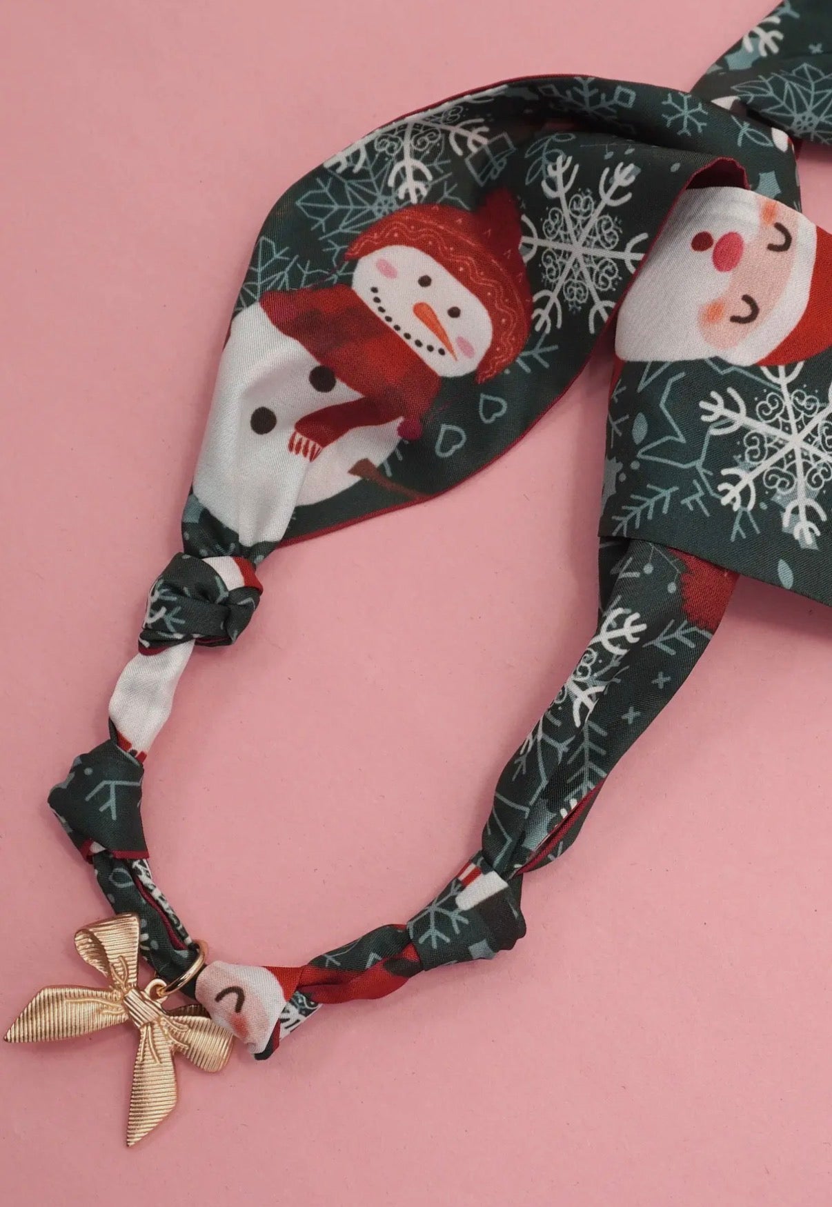 Scarf Necklace | Green Snowman